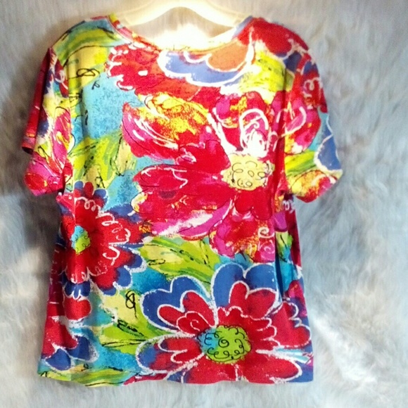 colorful summer top with some beading - Picture 4 of 5